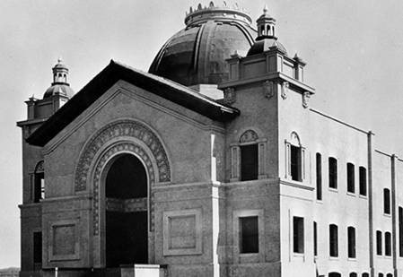 A black and white photo of the Hadley Hall on NMSU campus.